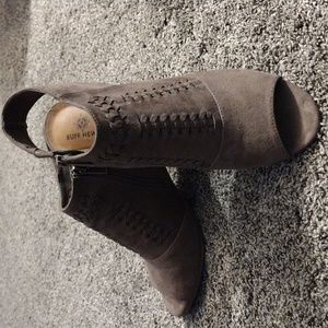 RUFF HEWN Open Toed Chunky Heels| Size 8M| Color: Brown | 3 1/4 Inch Heels